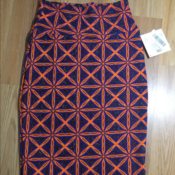 LuLaRoe Dresses & Skirts - LuLaroe Cassie skirt NWT
